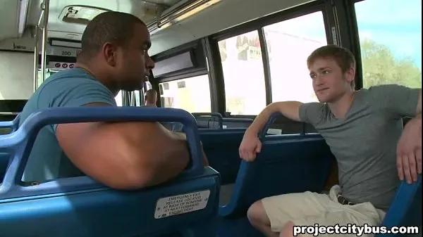 شاهد PROJECT CITY BUS - Interracial gay sex on a bus أفلام القوة