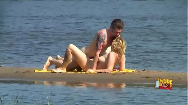 ดู Video compilation in which cute y. are taking the sun baths totally naked and taking part in orgies on the beach from ภาพยนตร์อันทรงพลัง