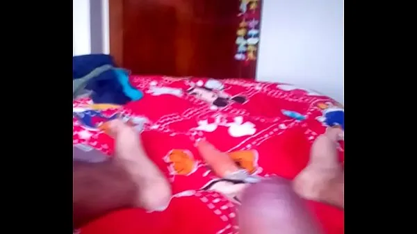 Watch Pounding a carrot with your feet, ding to run power Movies